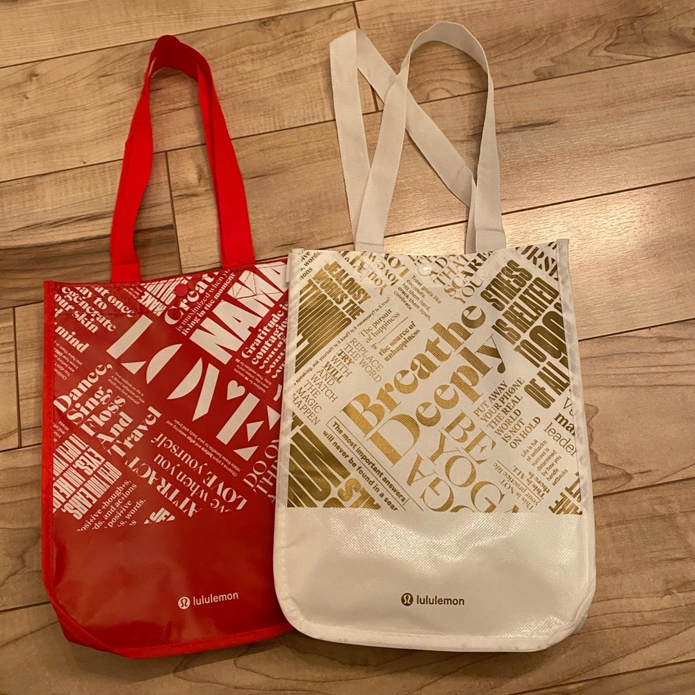 Lululemon shopping bag